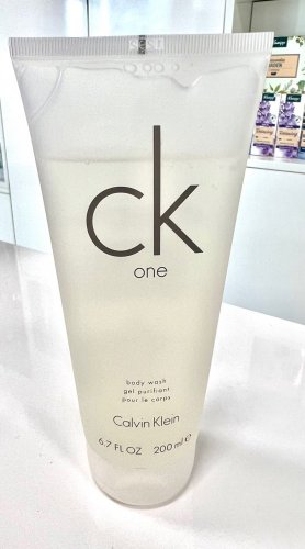 Calvin Klein CK One toaletní voda unisex - Objem: 200 ml, Balení: Běžné balení