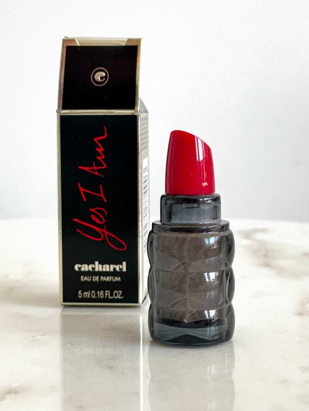 Cacharel Yes I Am parfémovaná voda pro ženy - Objem: 5 ml, Balení: Běžné balení
