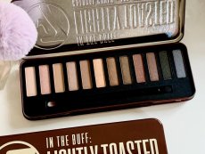 W7 Paleta očních stínů In The Buff Lightly Toasted, 12 odstínů, 15,6 g