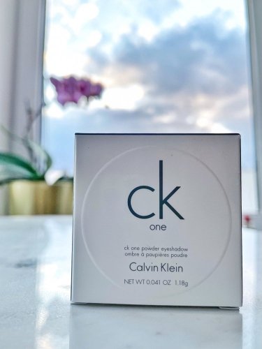 Calvin Klein Oční stíny CK One Powder Eyeshadow, č. 500, Jaded