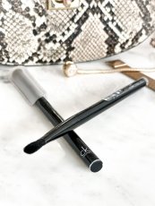 Calvin Klein Štětec na oční stíny Eyeshadow Brush, č. 2