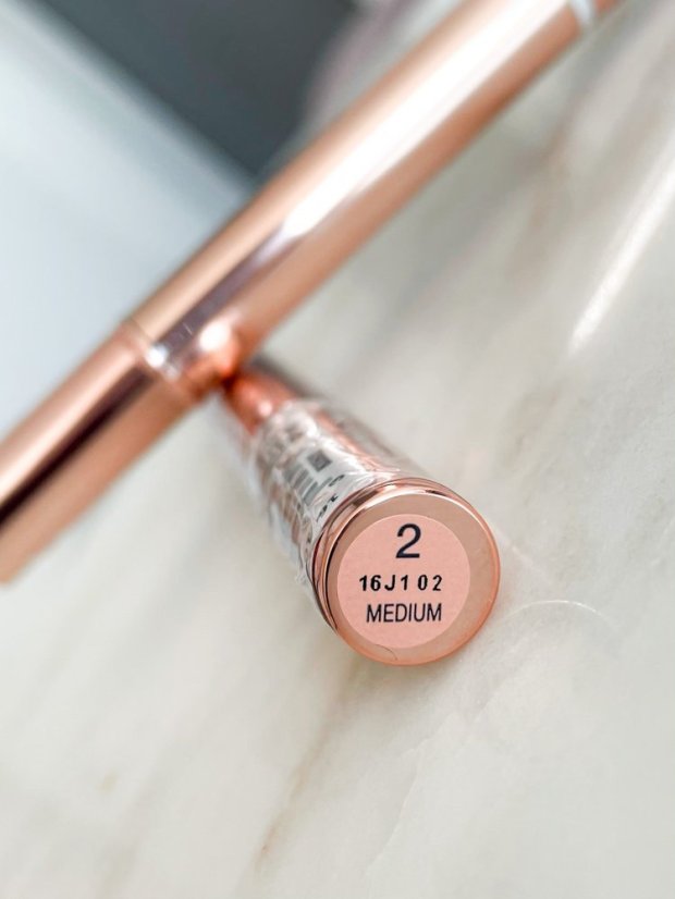 L'Oreal Lumi Magique Highlighting Pen, korektor v peru, odstín č. 2 Medium, 10 ml