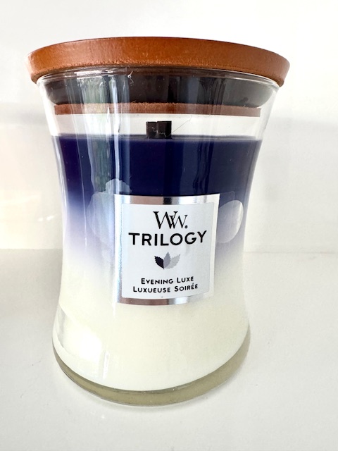 Woodwick Vonná svíčka střední ve skle s dřevěným knotem, 275 g