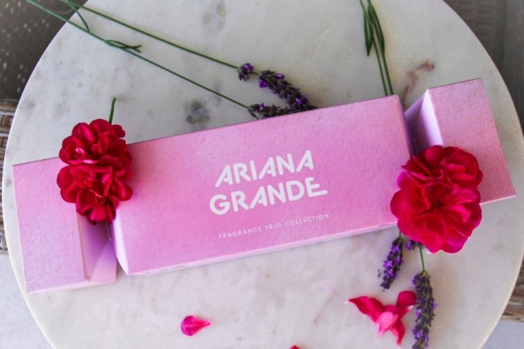 Ariana Grande Ari parfémovaná voda pro ženy - Objem: 236 ml, Balení: Tělový sprej