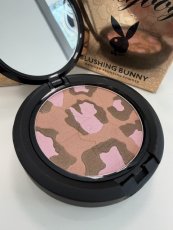 Playboy Bronzující pudr Blushing Bunny, 10 g