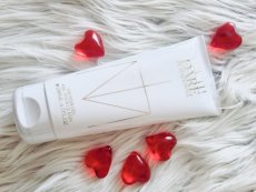 Madonna Truth or Dare sprchový gel pro ženy, 200 ml