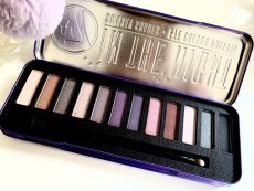 W7 Paleta očních stínů In The Night, Smokey Shades, 12 odstínů, 15,6 g